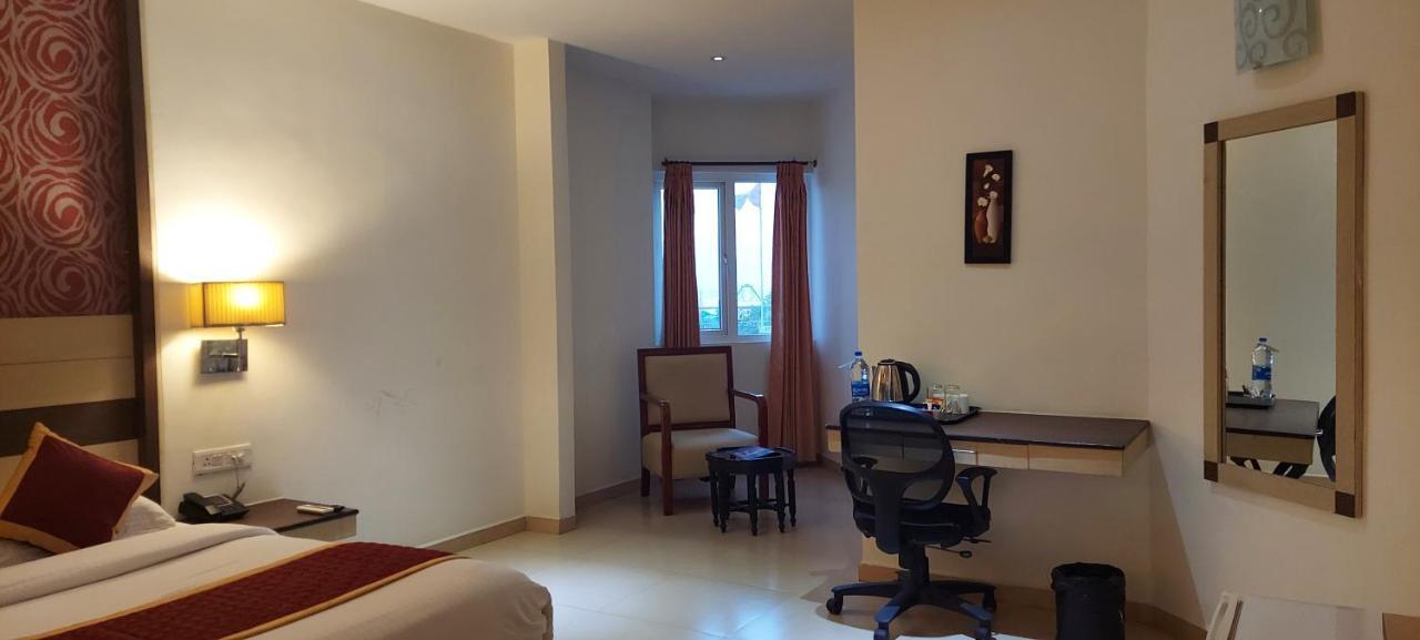 Srm Hotel Thoothukudi Extérieur photo